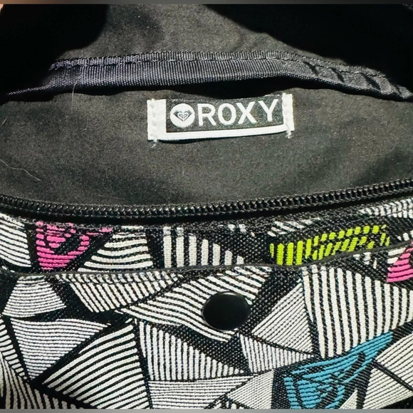 Roxy retro 90s geometric print black fanny pack belt bag travel pocket shoulder - Picture 4 of 5